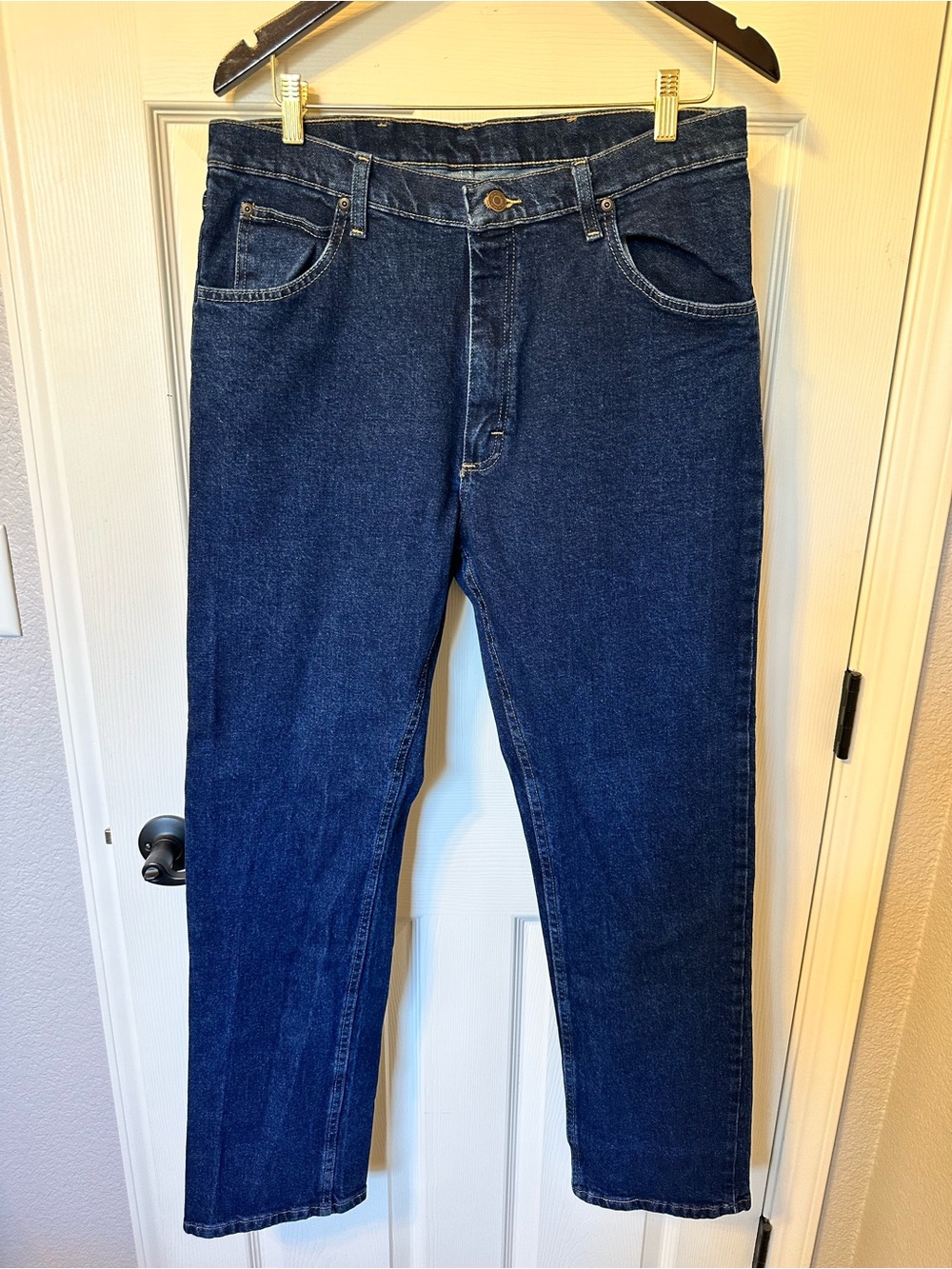 Wrangler Men's Relaxed Fit Dark Blue Denim Jeans